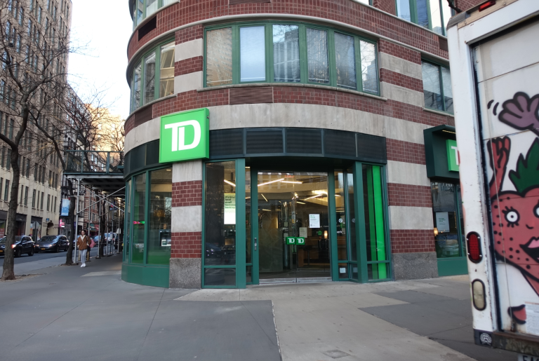 Banks The Best Brick and Mortar Checking Accounts Funds Savvy